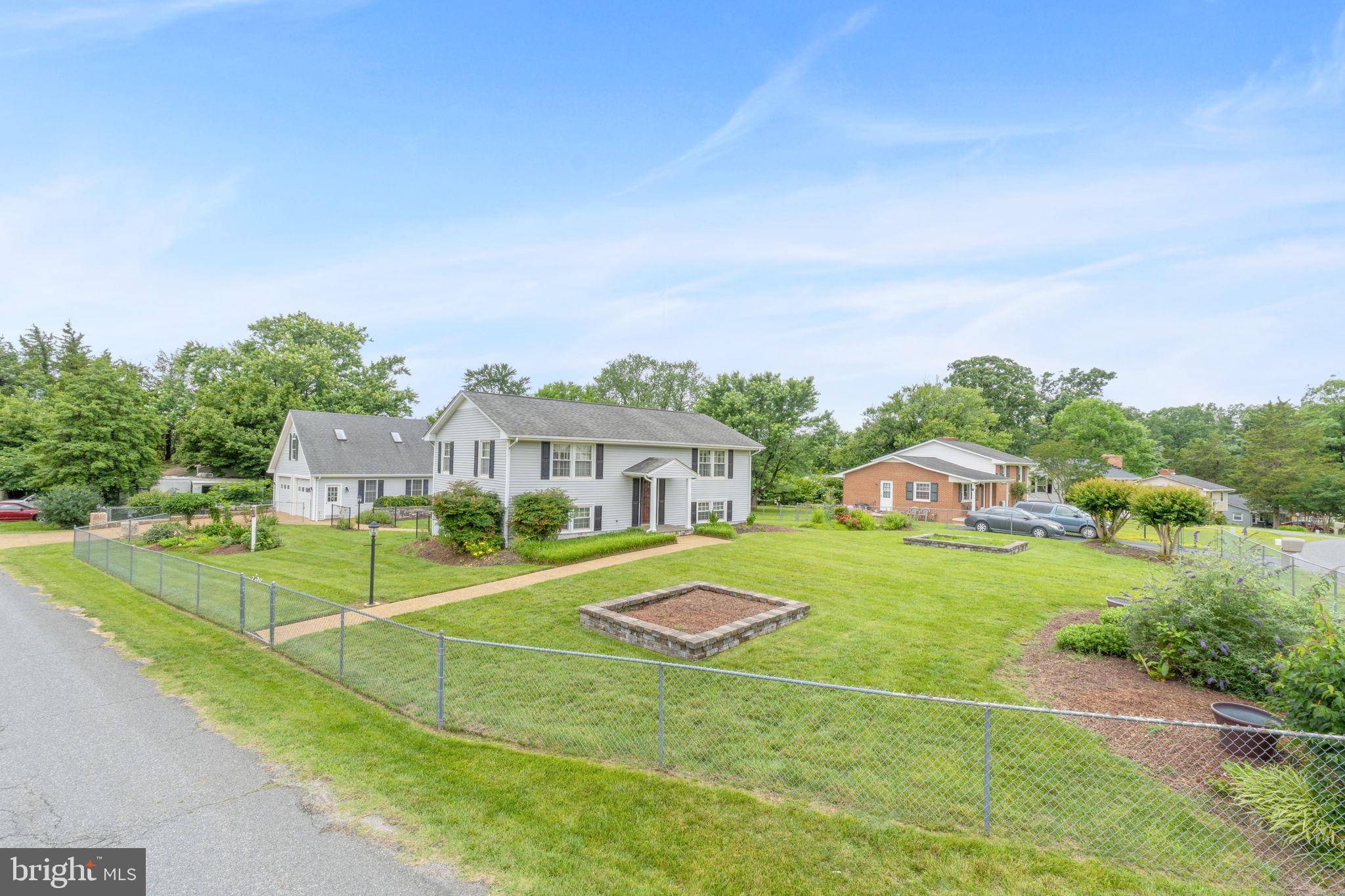 101 DEERWOOD RD, Charlottesville, VA 22911