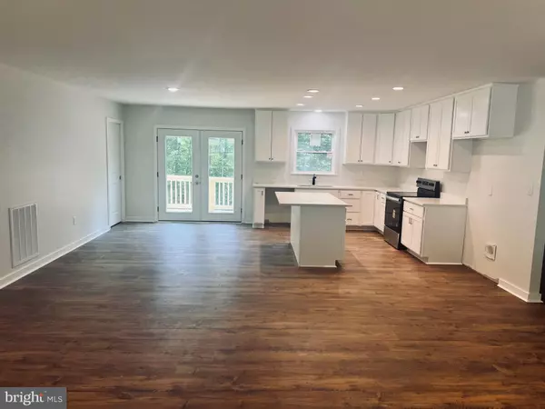 Tappahannock, VA 22560,728 MEADOW DRIVE