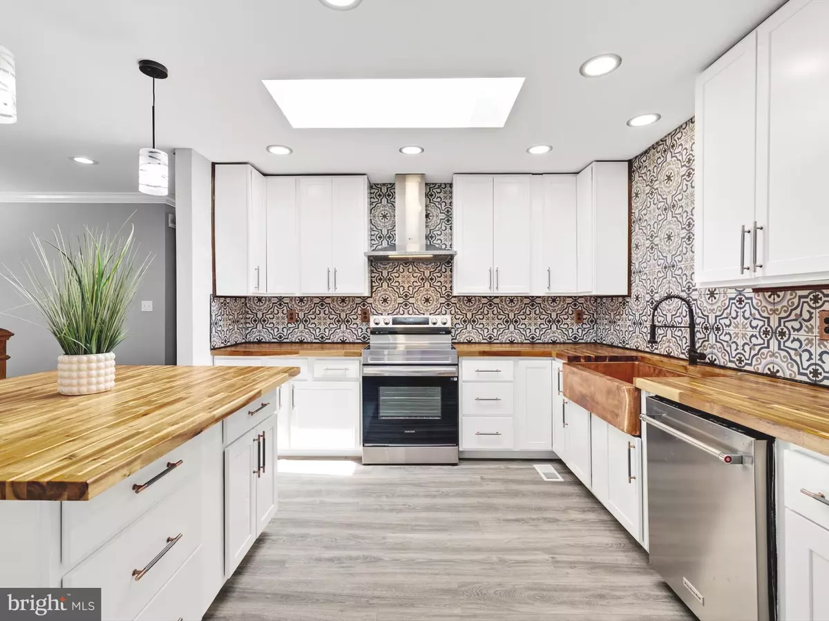 Pasadena, MD 21122,8139 FOREST GLEN DR