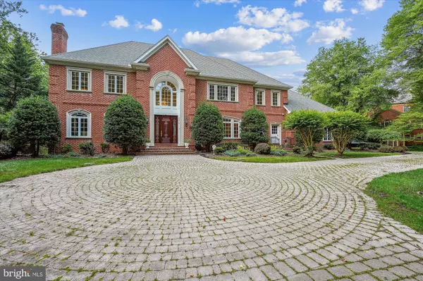 Mclean, VA 22102,8902 CHEQUERS WAY