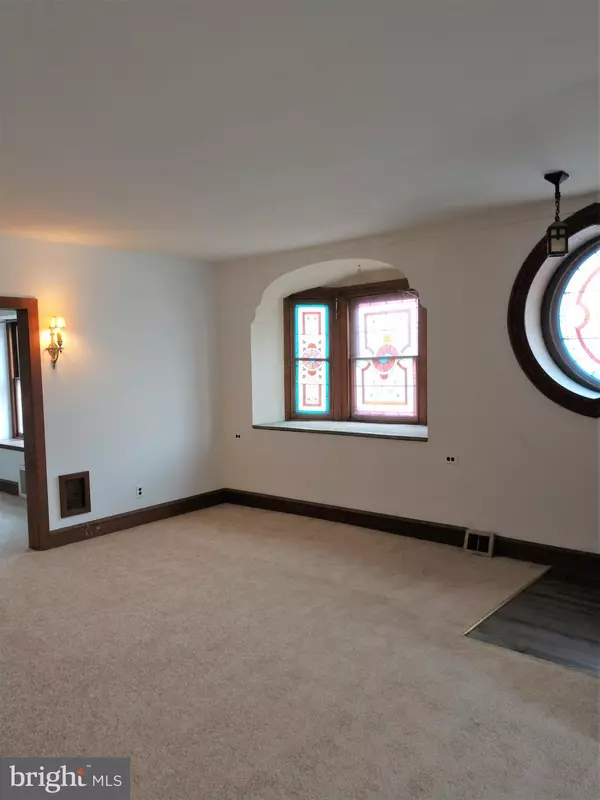 Philadelphia, PA 19118,7738 ARDLEIGH ST