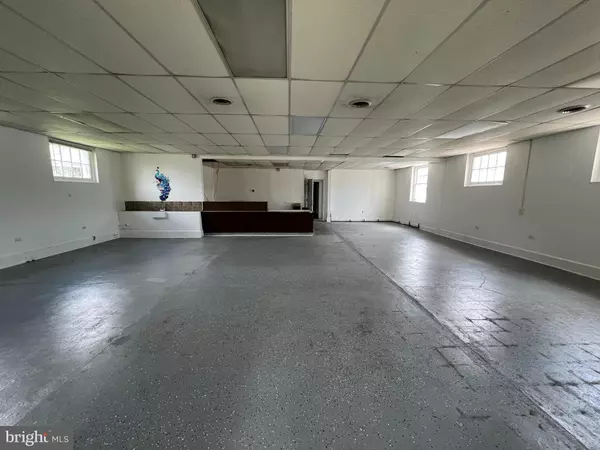 Front Royal, VA 22630,327 N ROYAL AVE