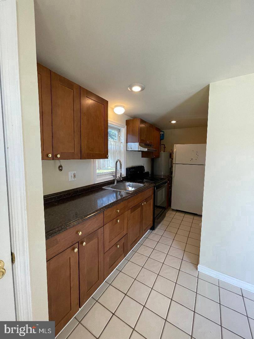 Great Falls, VA 22066,624-D WALKER RD