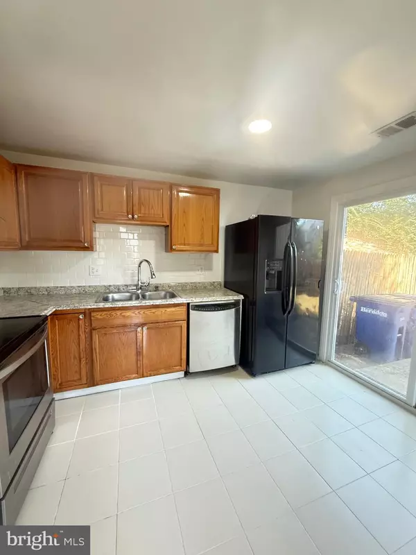 Herndon, VA 20170,1089 KNIGHT LN