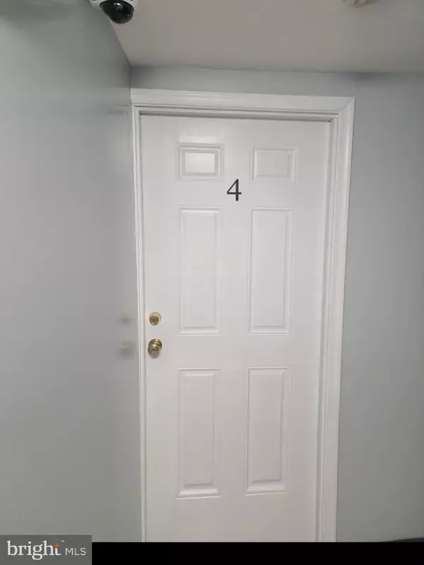 Philadelphia, PA 19127,116 GRAPE ST #4