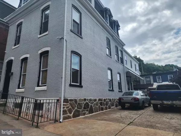 Philadelphia, PA 19128,217 GREEN LN #3
