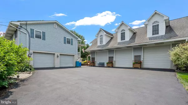 Nazareth, PA 18064,807 BANGOR RD