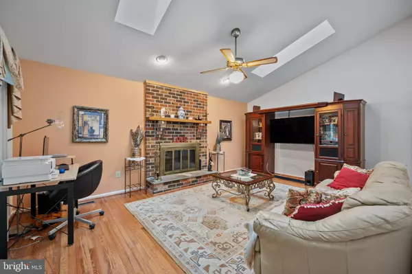 Silver Spring, MD 20904,12330 NEEDLEPINE TER