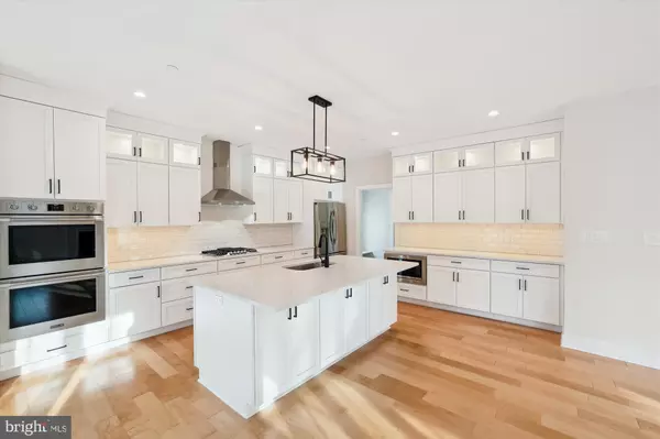 Kensington, MD 20895,10608 PARKWOOD DR