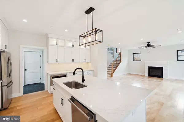 Kensington, MD 20895,10608 PARKWOOD DR