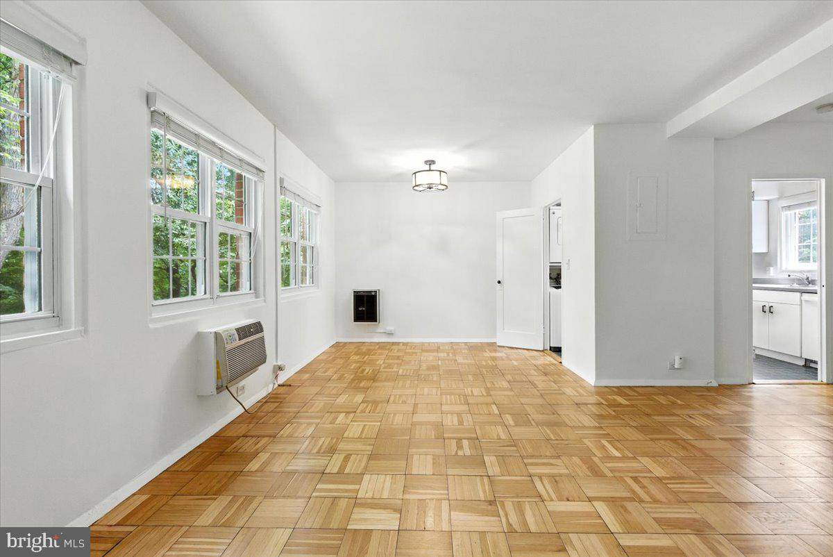 Alexandria, VA 22302,1525 MOUNT EAGLE PL