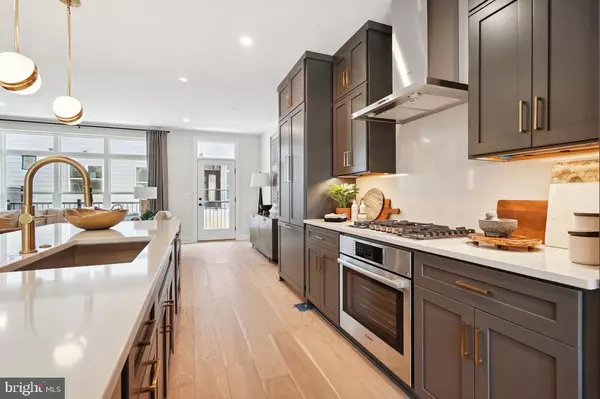 Falls Church, VA 22043,2083 TYSONS RIDGELINE RD #ELEVATOR LOT 80