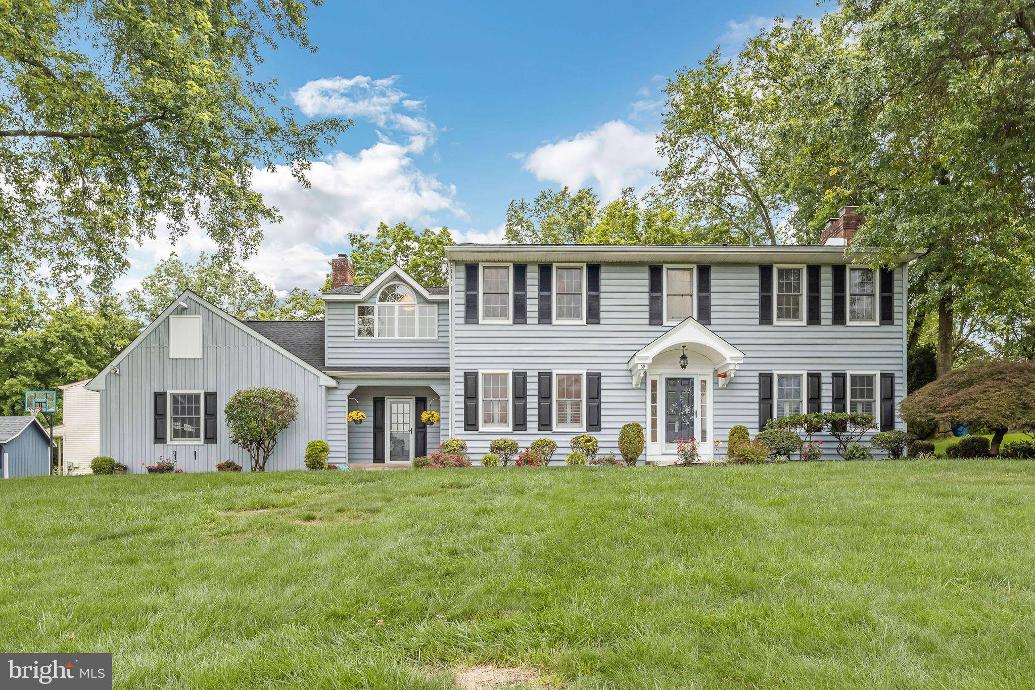 Chalfont, PA 18914,69 HICKORY LN