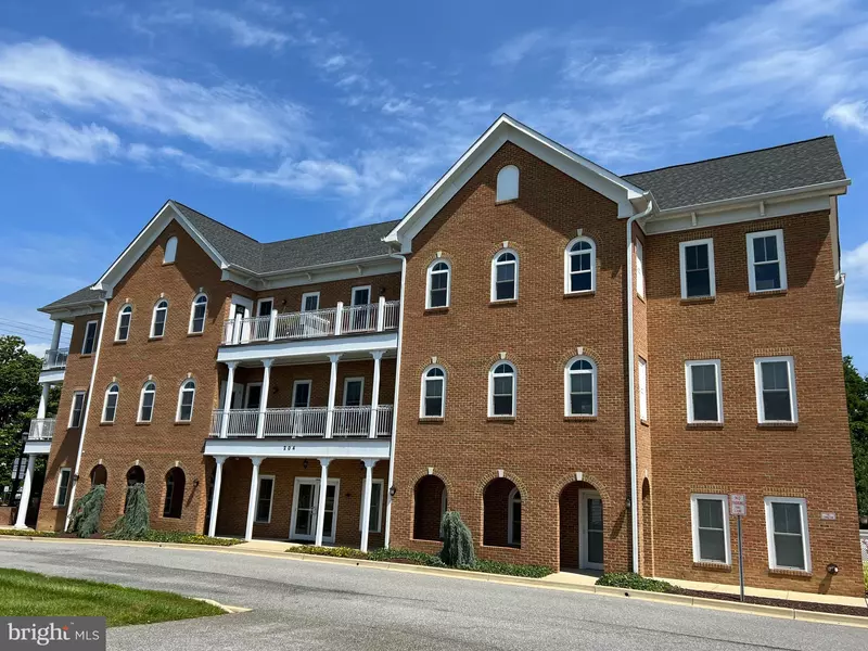 204 WASHINGTON AVENUE #102B, La Plata, MD 20646