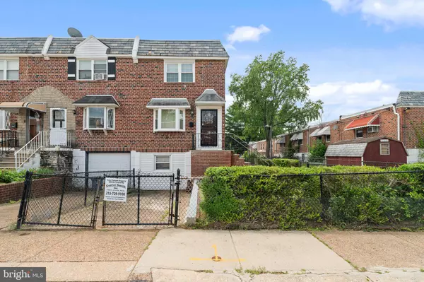 Philadelphia, PA 19153,2426 S ROSELLA ST