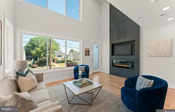 Philadelphia, PA 19128,6983 SILVERWOOD ST