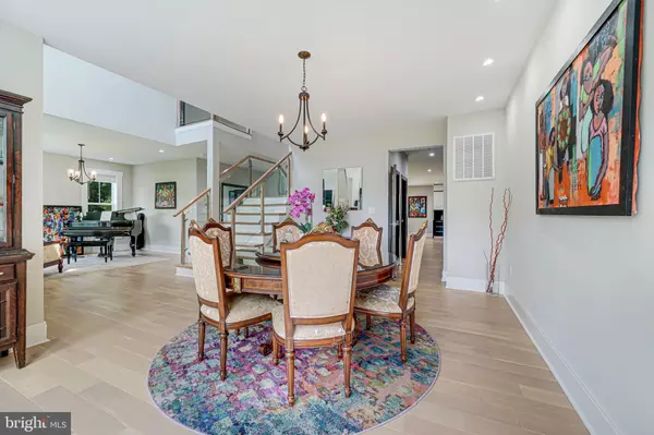 Oakton, VA 22124,9908 BLAKE LN