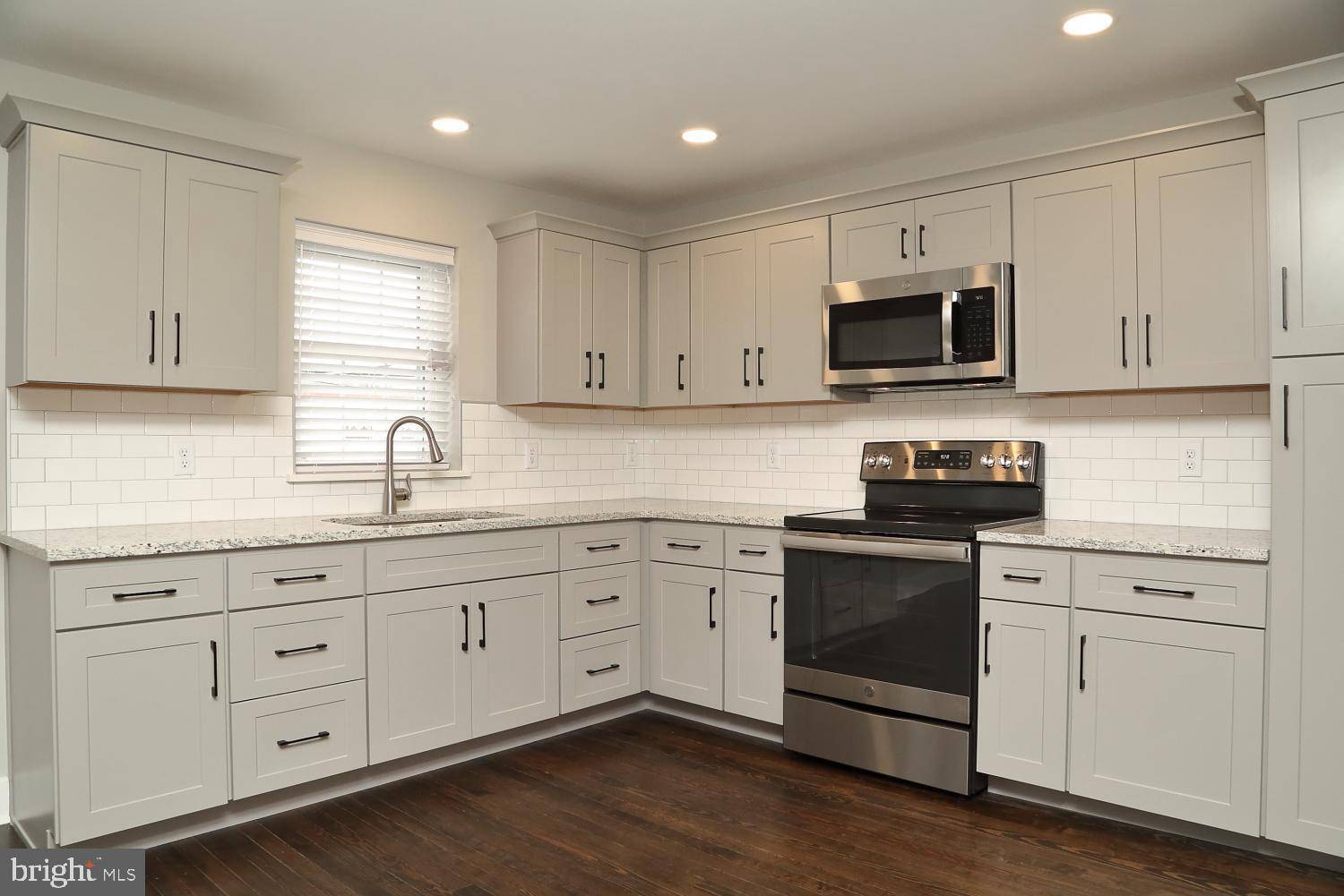 Quarryville, PA 17566,2 S LIME ST #6