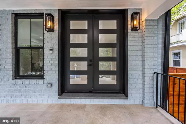 Washington, DC 20015,3711 LIVINGSTON ST NW