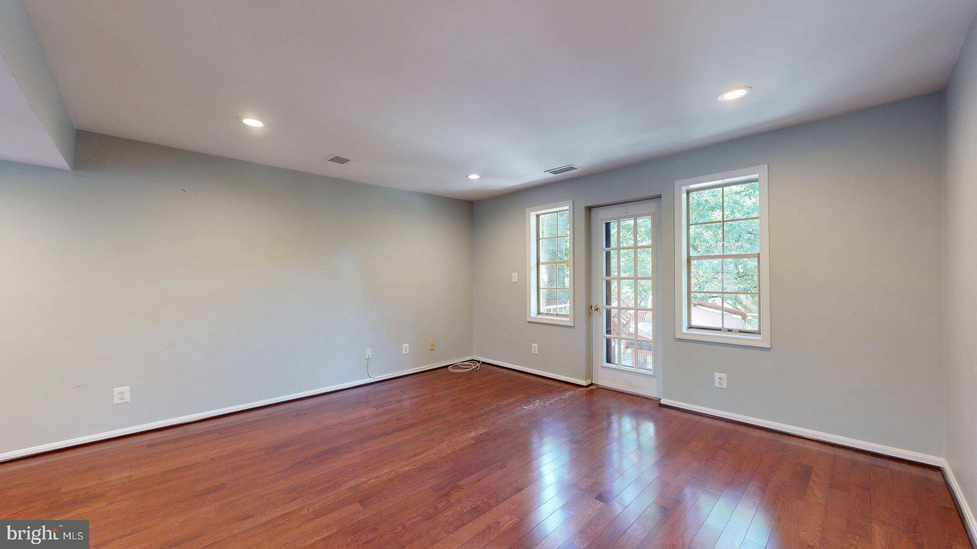 Alexandria, VA 22314,1407 E ABINGDON DR #4