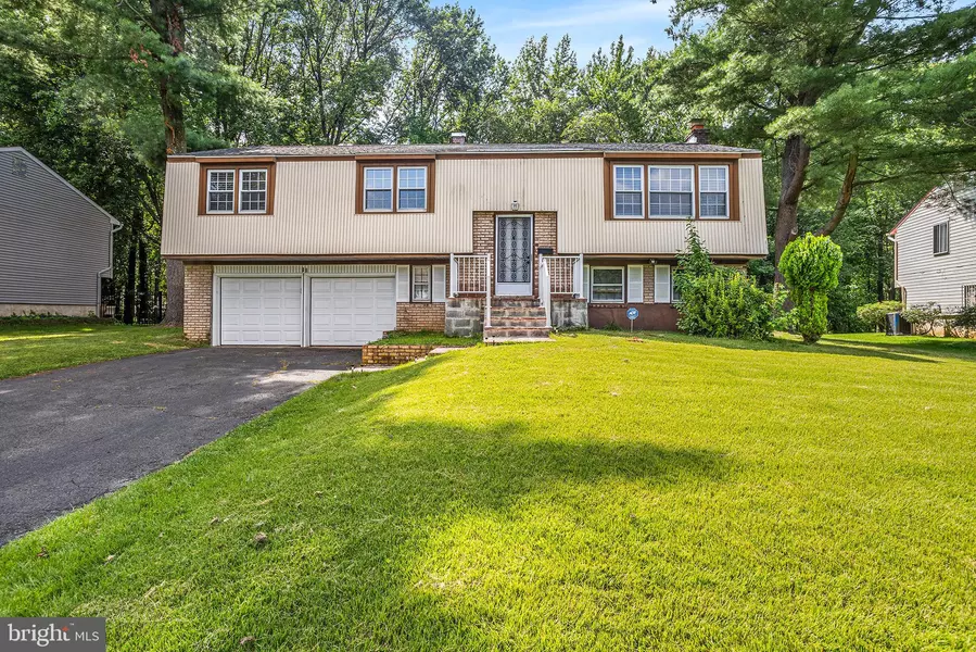 12 BROOKVILLE DR, Cherry Hill, NJ 08003