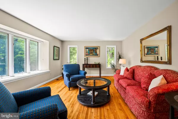Wallingford, PA 19086,211 FOX LN