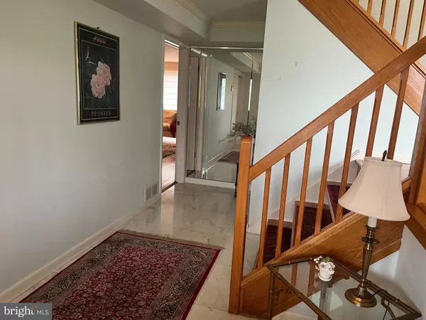 Philadelphia, PA 19115,9221 GRACE LN