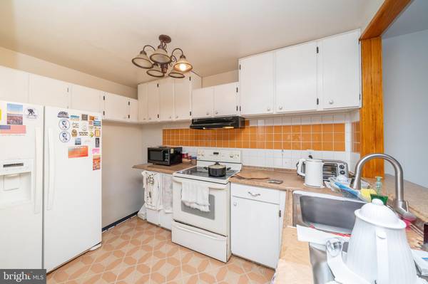 Gaithersburg, MD 20886,9943 FOREST VIEW PL