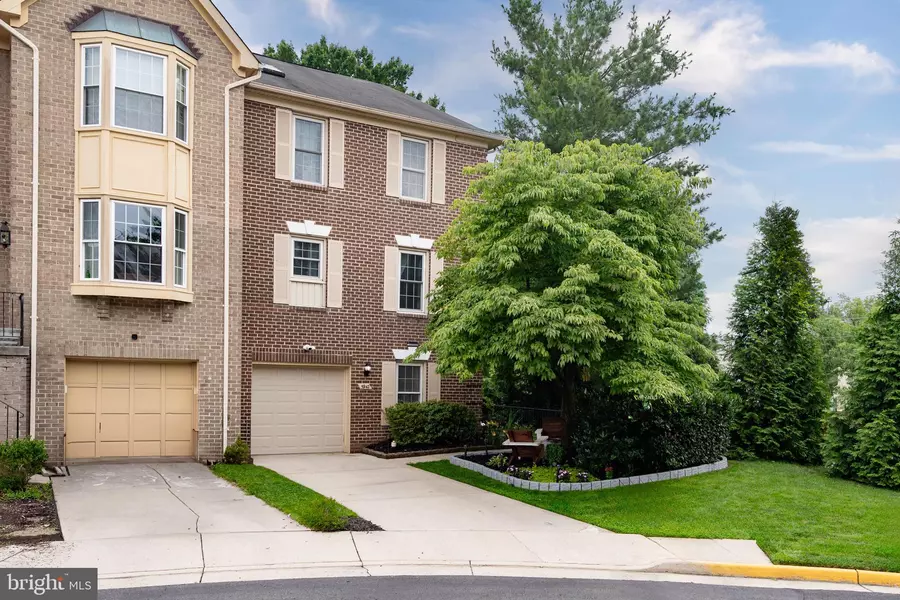 5942 NORHAM DR, Alexandria, VA 22315