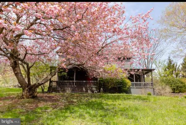 Upper Black Eddy, PA 18972,80 RED CLIFF RD
