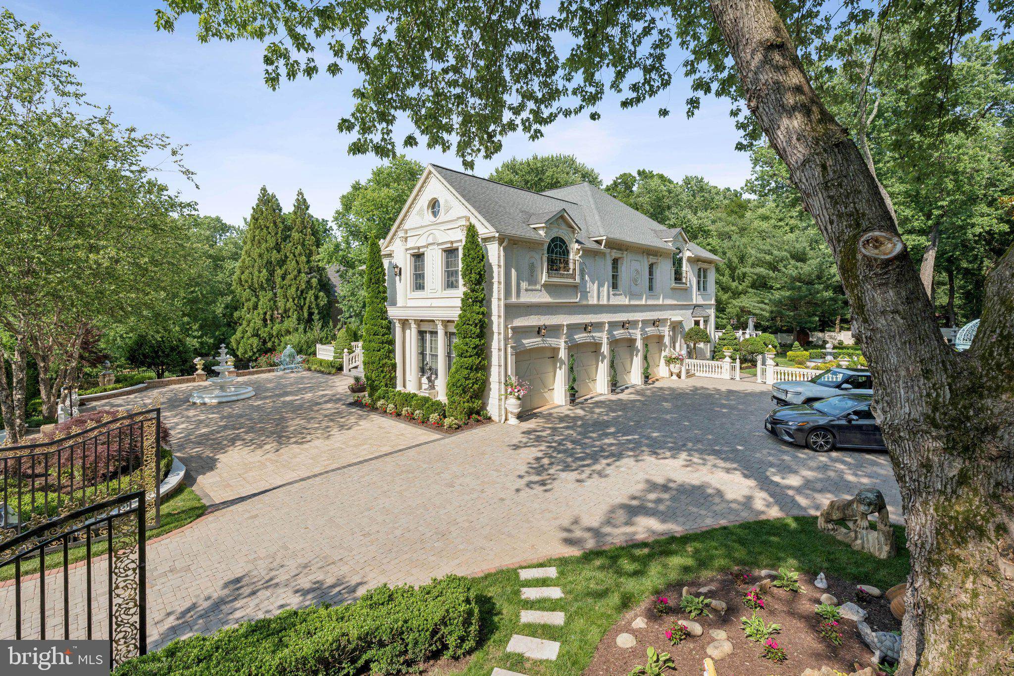 Great Falls, VA 22066,423 SENECA RD