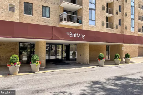 Arlington, VA 22204,4500 S FOUR MILE RUN DR #623