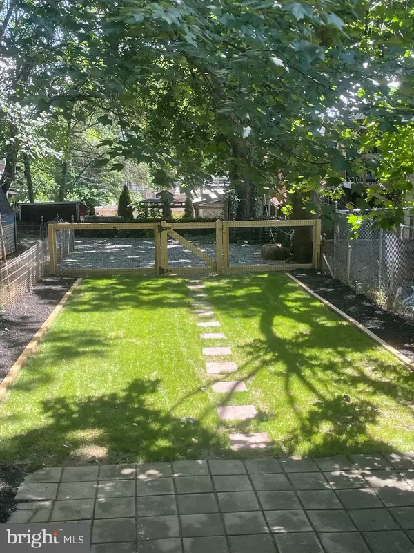 Lancaster, PA 17603,327 S WEST END