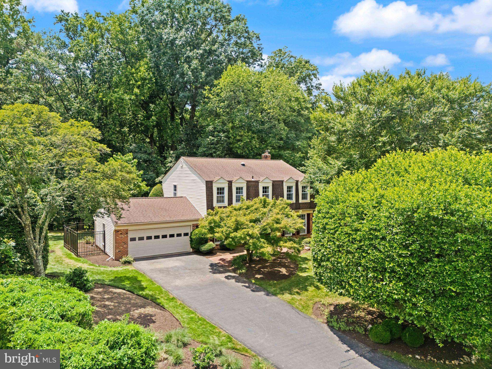 Oakton, VA 22124,10912 BLUE ROAN RD