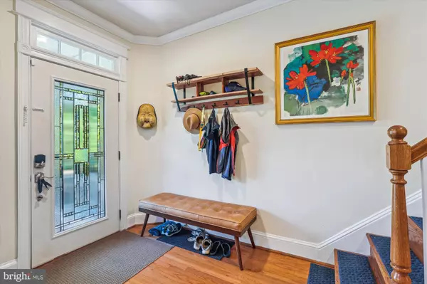 Washington, DC 20011,904 EMERSON ST NW