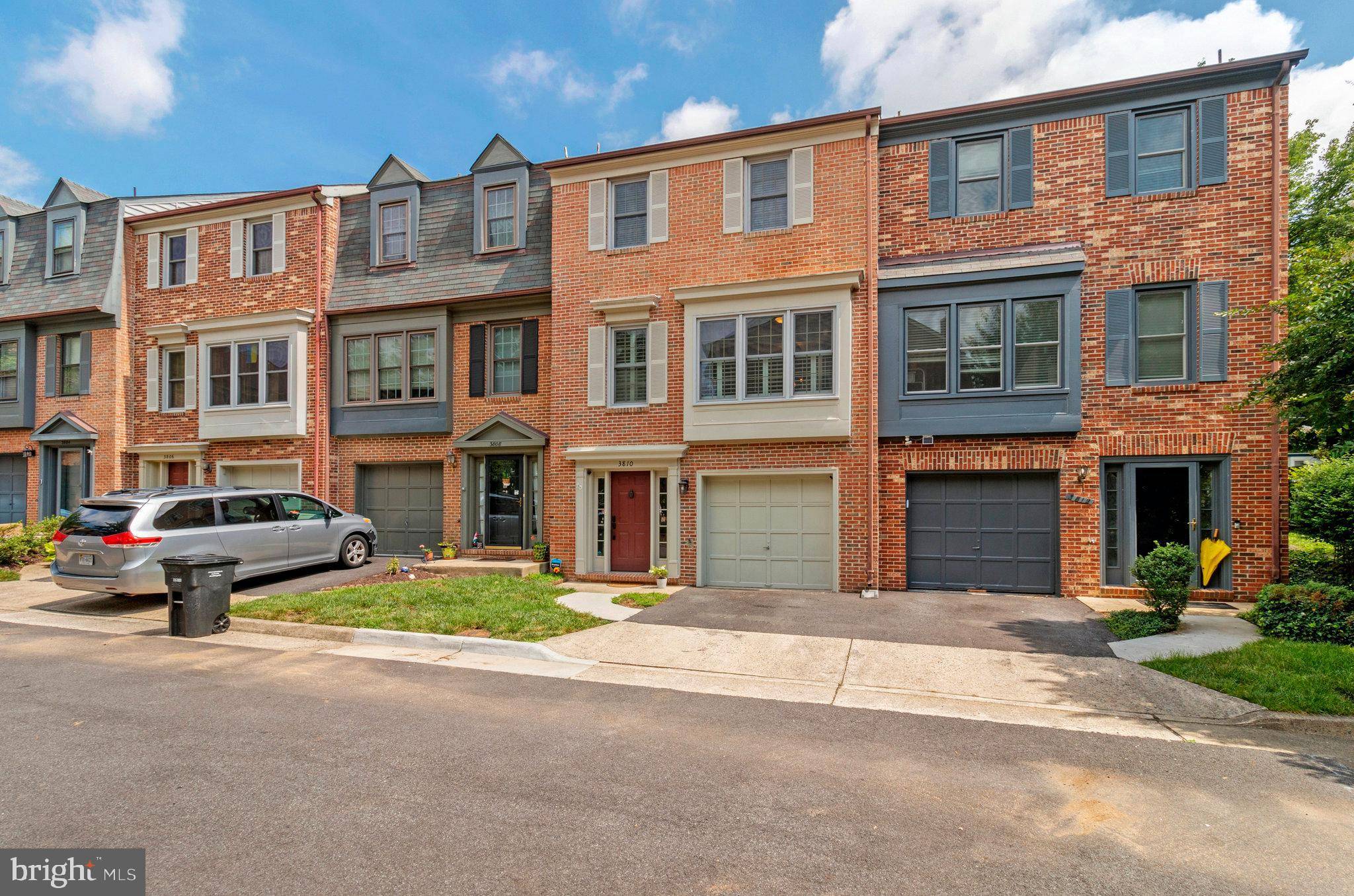 Alexandria, VA 22304,3810 USHER CT