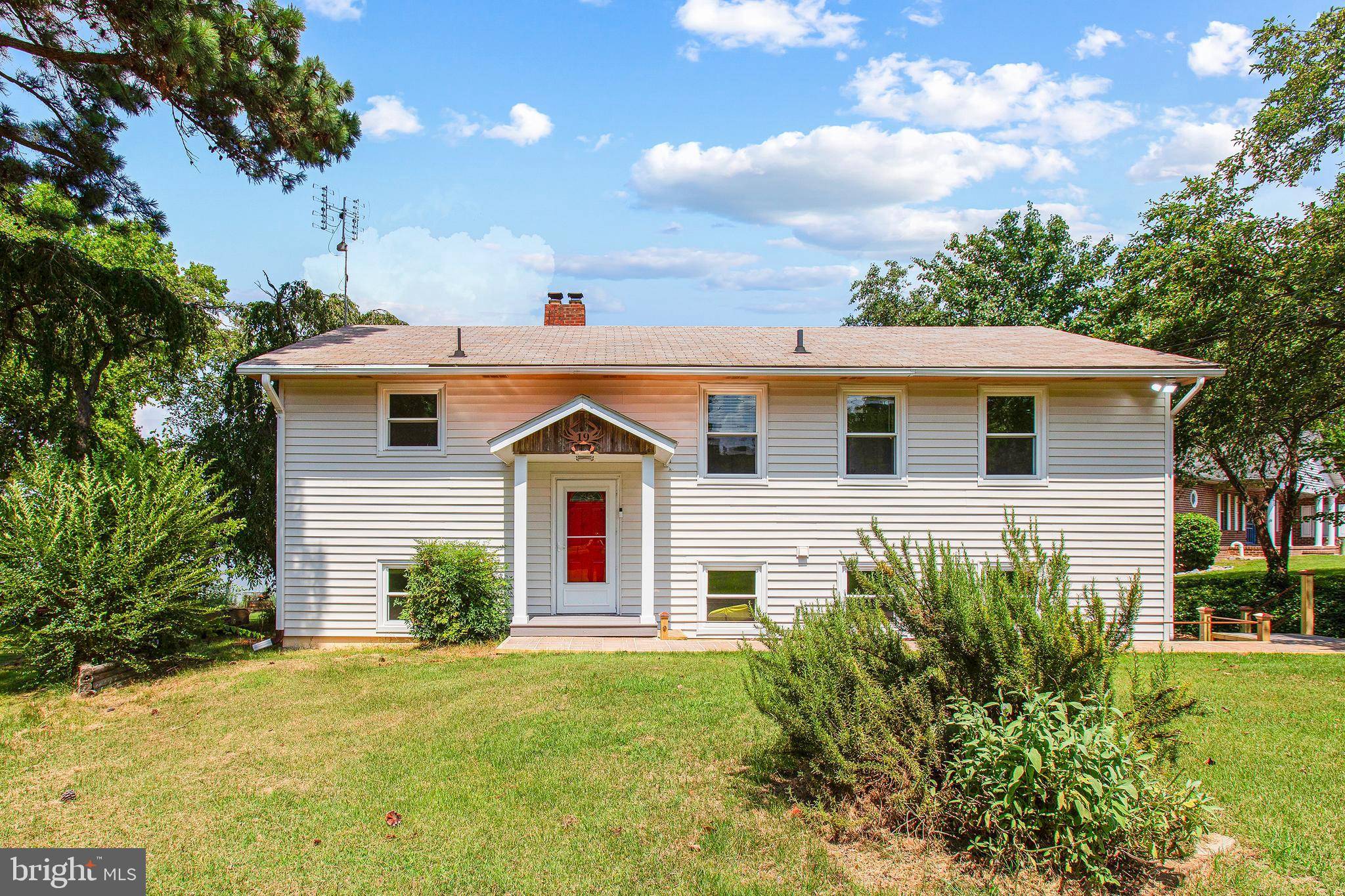 Colonial Beach, VA 22443,19 AVALON RD