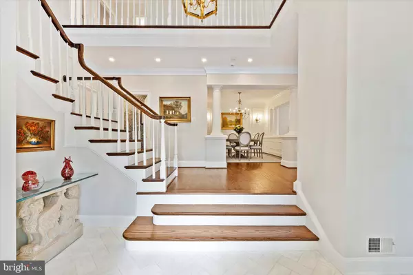 Falls Church, VA 22043,2011 MAYFAIR MCLEAN CT