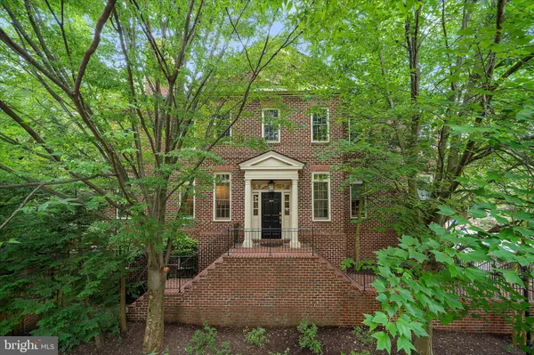 Falls Church, VA 22043,2011 MAYFAIR MCLEAN CT
