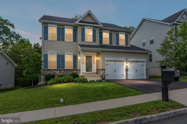 3014 LYNWOOD CT, Pennsburg, PA 18073