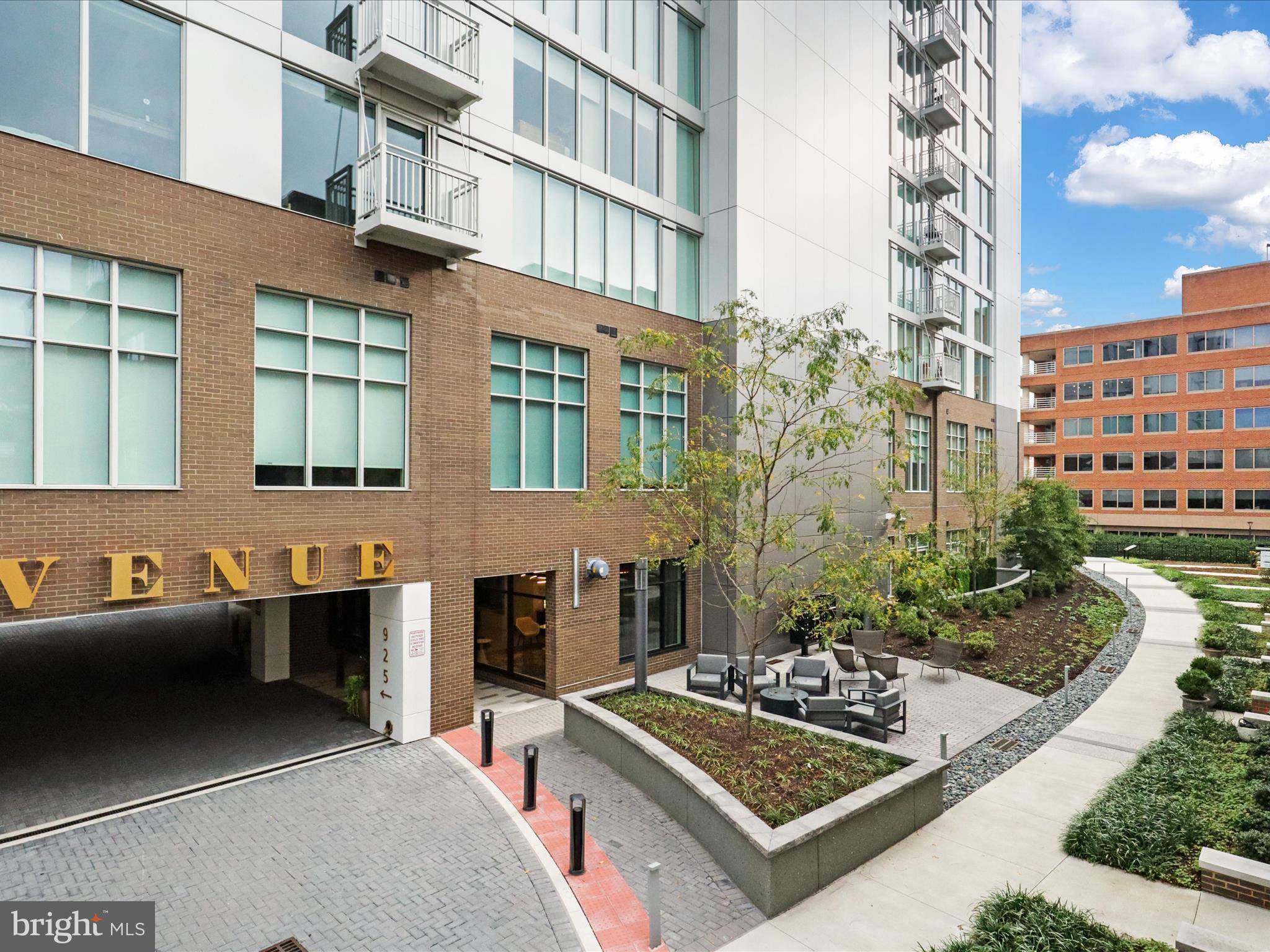 Alexandria, VA 22314,925 N FAIRFAX ST #704