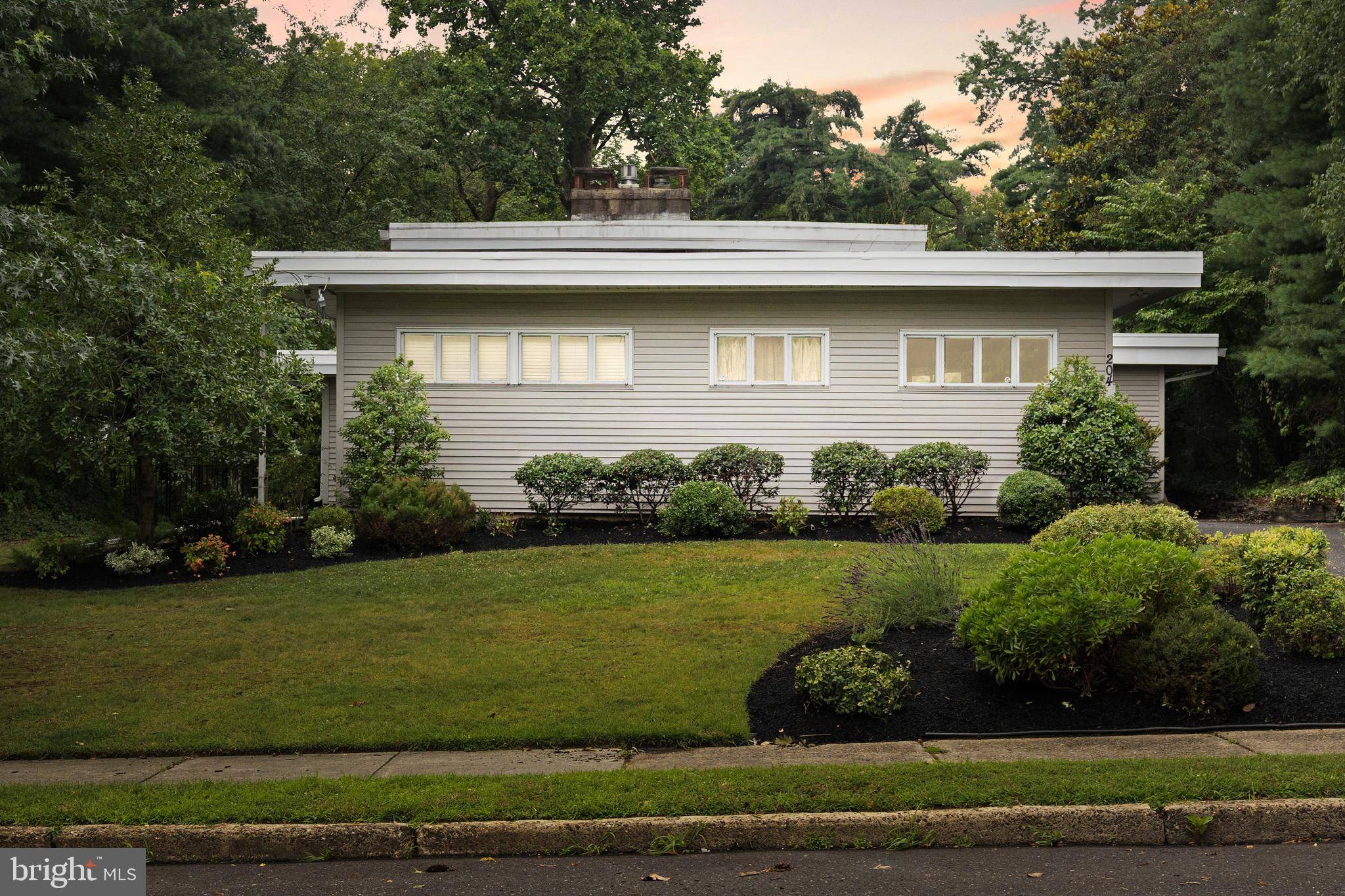 Moorestown, NJ 08057,204 HIGHLAND AVE