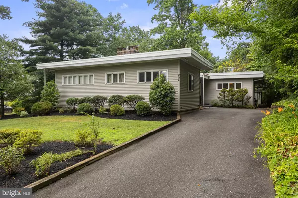 204 HIGHLAND AVE, Moorestown, NJ 08057