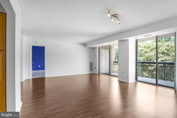 Falls Church, VA 22043,2230 GEORGE C MARSHALL DR #512