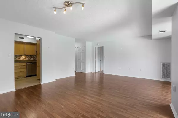 Falls Church, VA 22043,2230 GEORGE C MARSHALL DR #512