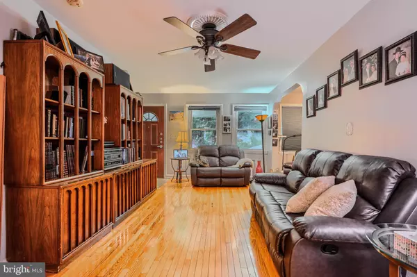 Baltimore, MD 21215,3702 KINGWOOD SQ