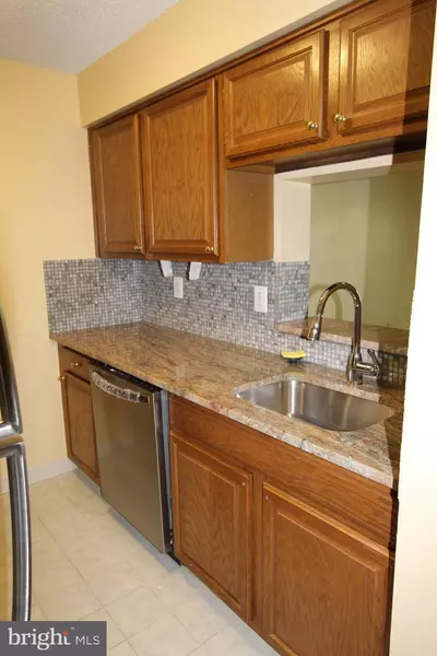 1806 RAVENS CREST DR, Plainsboro, NJ 08536