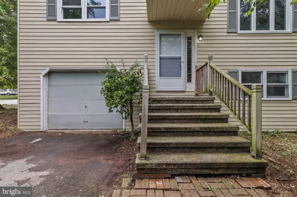 Etters, PA 17319,320 JUNIPER DR