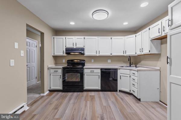 Etters, PA 17319,320 JUNIPER DR