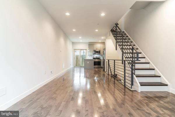 Philadelphia, PA 19122,2153 N FAIRHILL ST